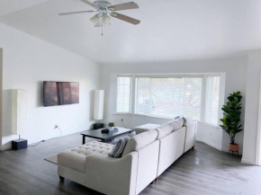 Cozy 4 bedroom with adventure bass lake activities
